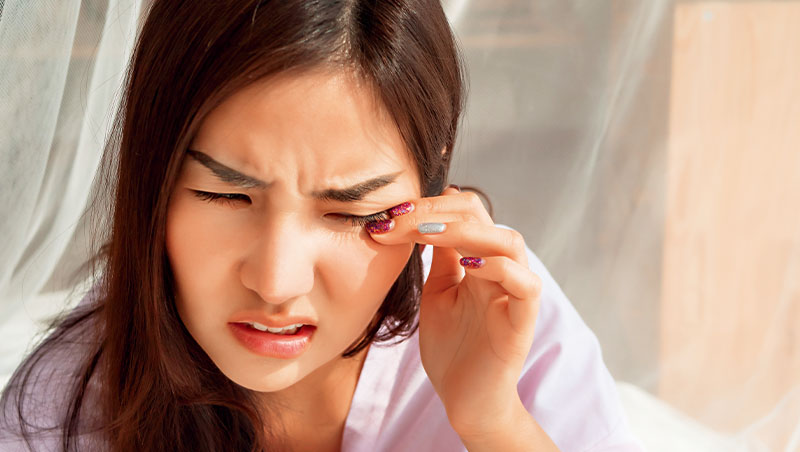 急性飛蚊症患者發生視網膜剝離的機率高，建議症狀出現後立即就醫